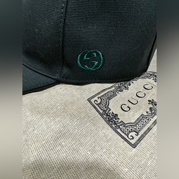Gucci Interlocking GG Baseball Cap - Picture 6 of 9